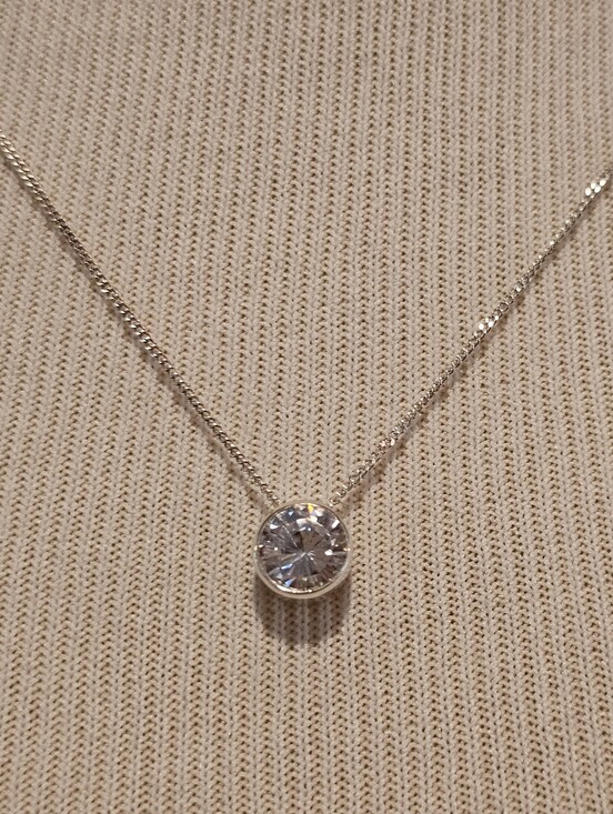 None Jewelry - Sterling Silver One Carat Mossanite Solitare Pendant Necklace In A Bezel Setting